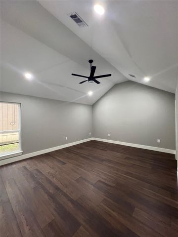 176 Old Bridge Lake, Houston, TX 77069