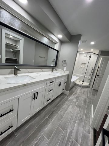 176 Old Bridge Lake, Houston, TX 77069