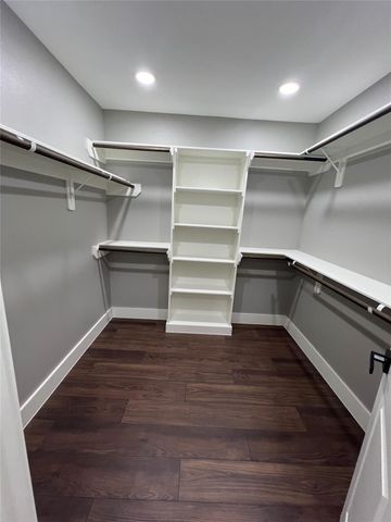 176 Old Bridge Lake, Houston, TX 77069