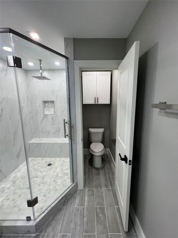 176 Old Bridge Lake, Houston, TX 77069
