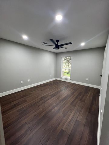 176 Old Bridge Lake, Houston, TX 77069