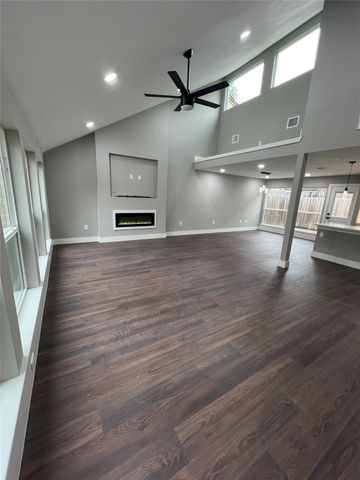 176 Old Bridge Lake, Houston, TX 77069