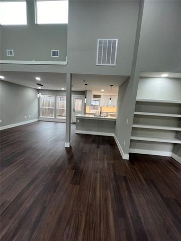 176 Old Bridge Lake, Houston, TX 77069