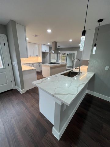 176 Old Bridge Lake, Houston, TX 77069