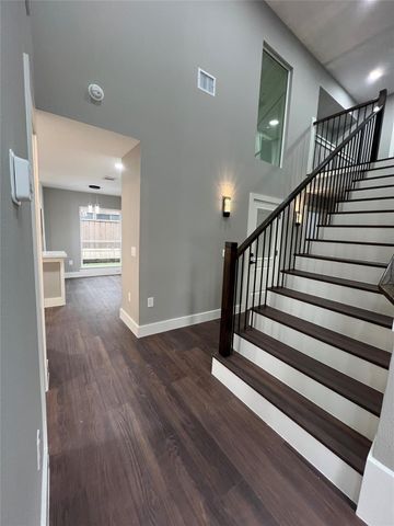 176 Old Bridge Lake, Houston, TX 77069