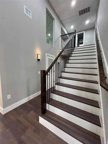 176 Old Bridge Lake, Houston, TX 77069