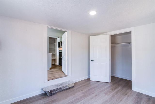 1105 N Valderas Street, Angleton, TX 77515