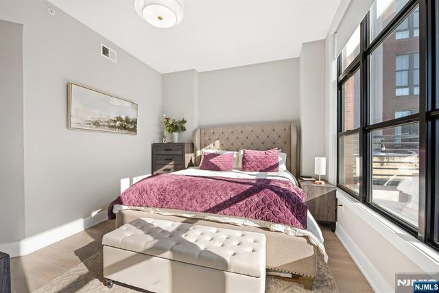 711 1st Street 202, Hoboken, NJ 07030