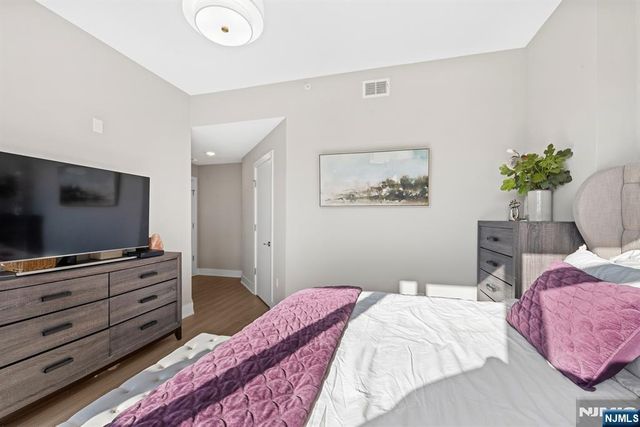 711 1st Street 202, Hoboken, NJ 07030