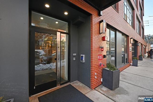 711 1st Street 202, Hoboken, NJ 07030