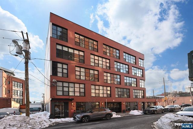 711 1st Street 202, Hoboken, NJ 07030