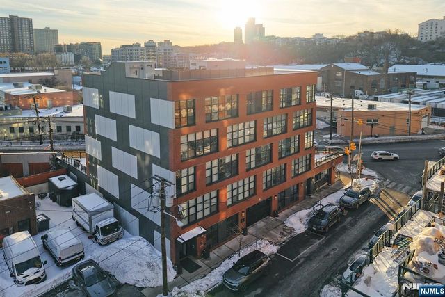 711 1st Street 202, Hoboken, NJ 07030