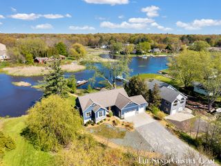 17940 Cove Street, Ferrysburg City, MI 49456