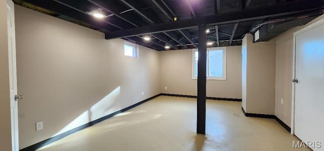 9808 Zykan Drive, St Louis, MO 63114