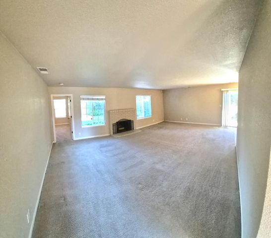 2523 Rosemarie Ln, Stockton, CA 95207