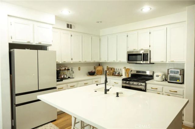 35612 Loggins Court, Winchester, CA 92596