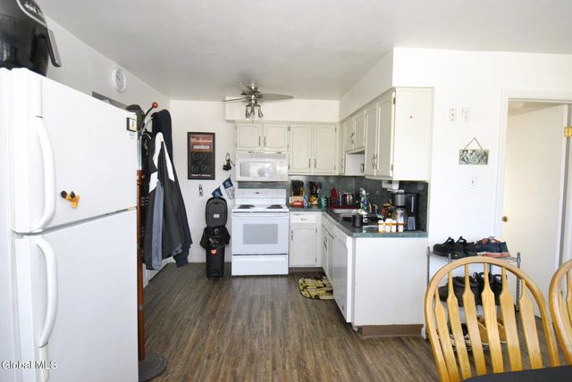 20 Quarry Drive, Colonie, NY 12205