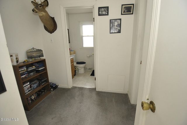 20 Quarry Drive, Colonie, NY 12205