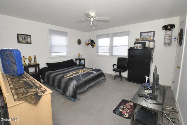 20 Quarry Drive, Colonie, NY 12205