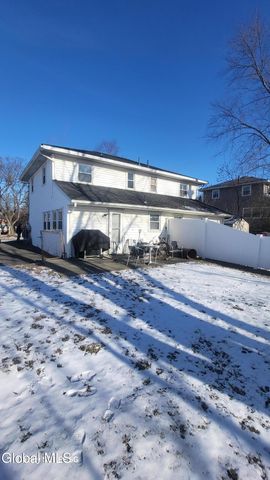 20 Quarry Drive, Colonie, NY 12205