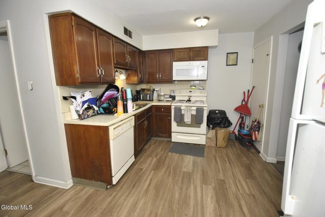 20 Quarry Drive, Colonie, NY 12205