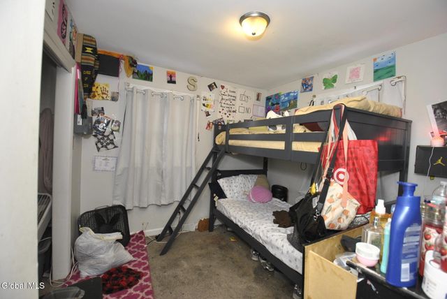 20 Quarry Drive, Colonie, NY 12205