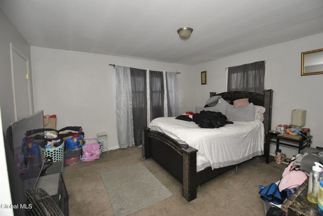 20 Quarry Drive, Colonie, NY 12205