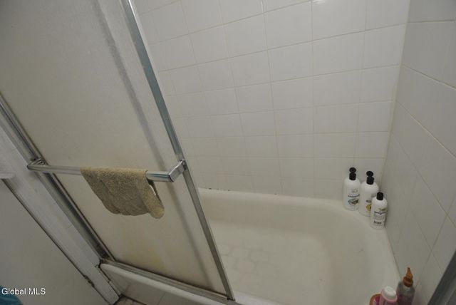 20 Quarry Drive, Colonie, NY 12205