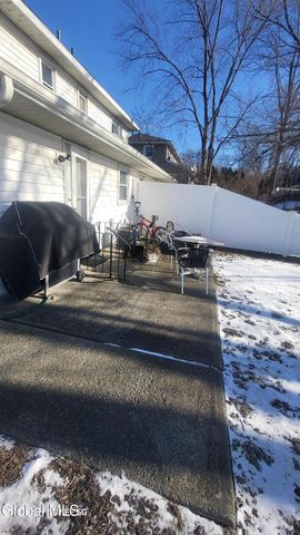 20 Quarry Drive, Colonie, NY 12205