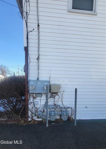 20 Quarry Drive, Colonie, NY 12205