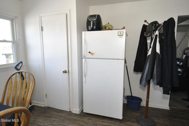 20 Quarry Drive, Colonie, NY 12205