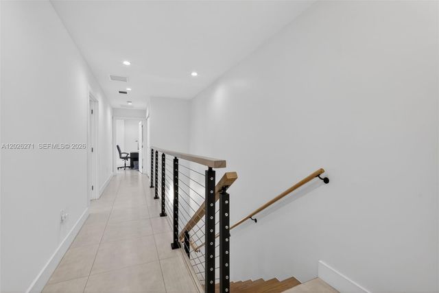 560 SW 6th Ave, Fort Lauderdale, FL 33315