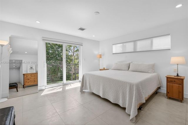 560 SW 6th Ave, Fort Lauderdale, FL 33315