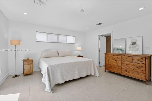 560 SW 6th Ave, Fort Lauderdale, FL 33315