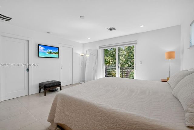 560 SW 6th Ave, Fort Lauderdale, FL 33315