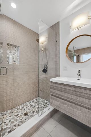 560 SW 6th Ave, Fort Lauderdale, FL 33315