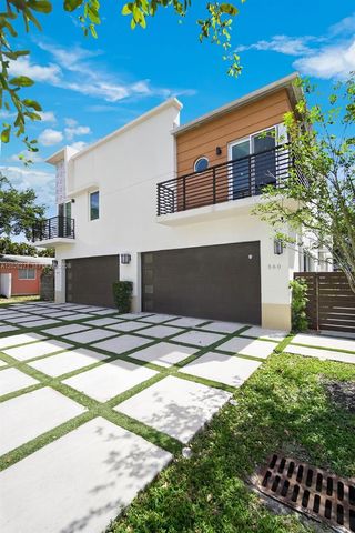 560 SW 6th Ave, Fort Lauderdale, FL 33315