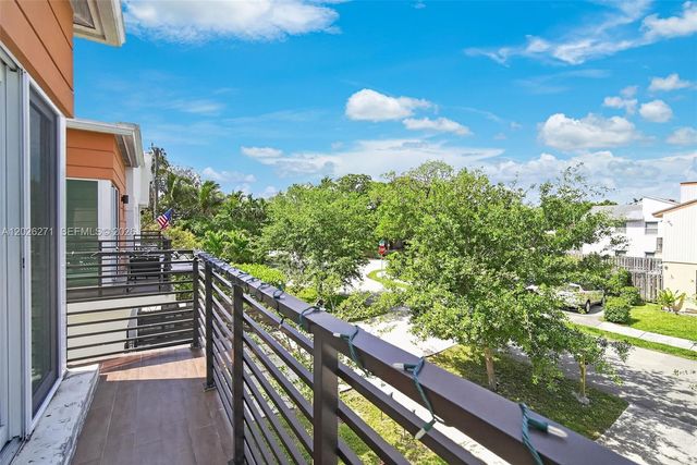 560 SW 6th Ave, Fort Lauderdale, FL 33315