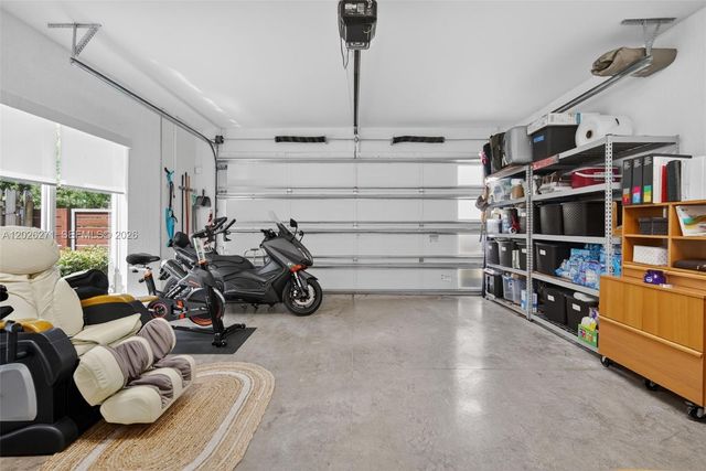 560 SW 6th Ave, Fort Lauderdale, FL 33315