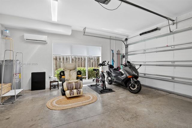 560 SW 6th Ave, Fort Lauderdale, FL 33315