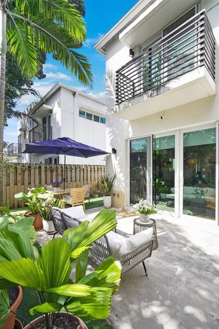 560 SW 6th Ave, Fort Lauderdale, FL 33315