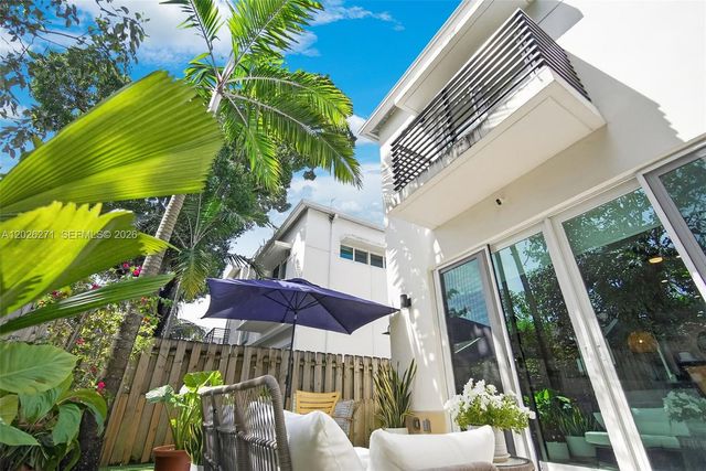 560 SW 6th Ave, Fort Lauderdale, FL 33315