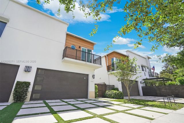 560 SW 6th Ave, Fort Lauderdale, FL 33315