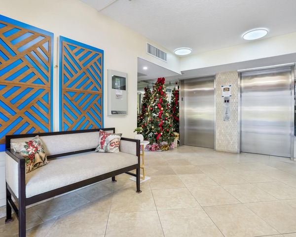 3510 Oaks Way 306, Pompano Beach, FL 33069