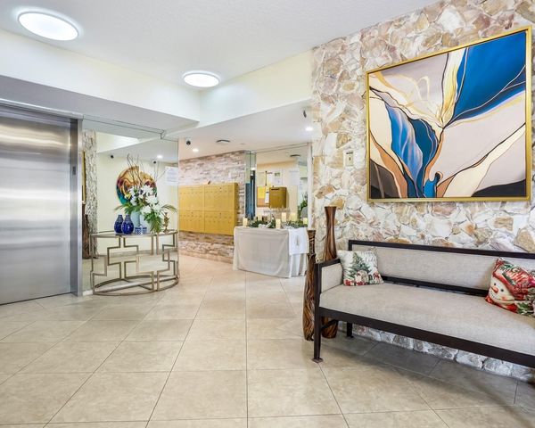 3510 Oaks Way 306, Pompano Beach, FL 33069