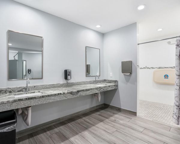 3510 Oaks Way 306, Pompano Beach, FL 33069