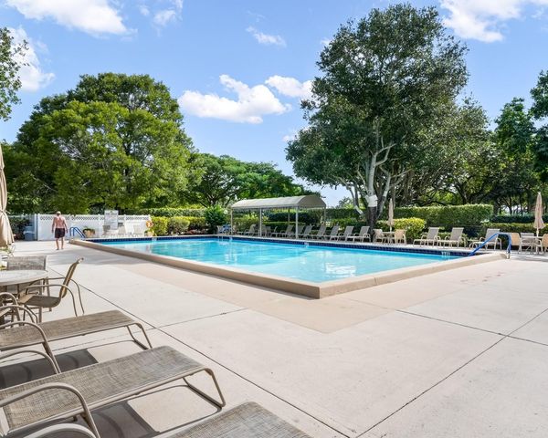 3510 Oaks Way 306, Pompano Beach, FL 33069