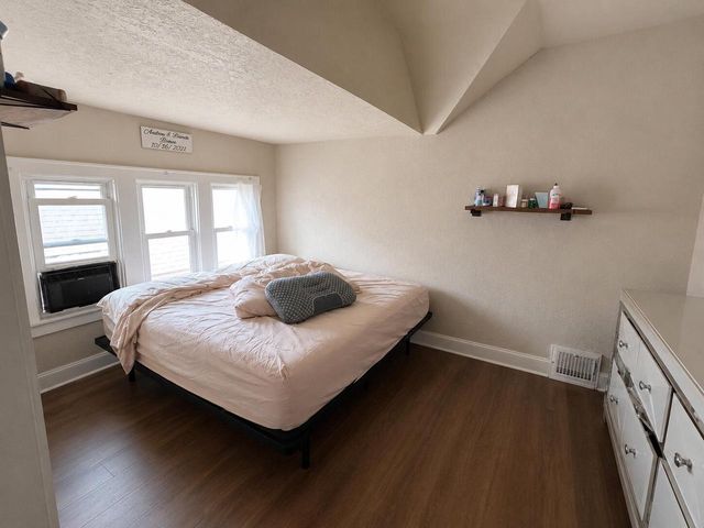 4186 N 15th STREET, Milwaukee, WI 53209