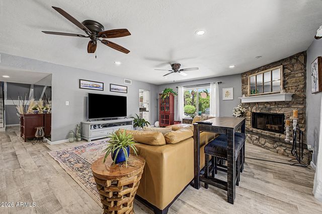 3960 W GLENAIRE Drive, Phoenix, AZ 85053