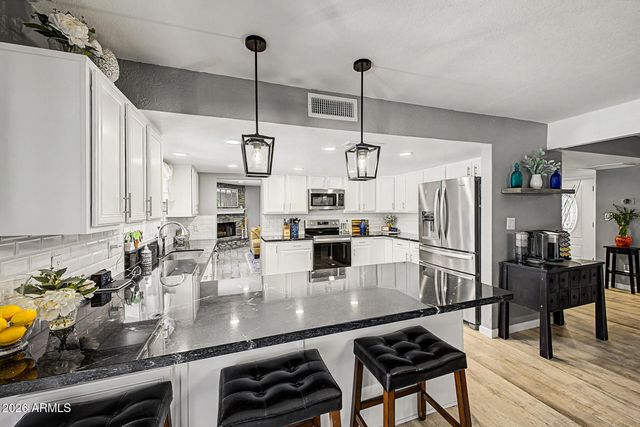 3960 W GLENAIRE Drive, Phoenix, AZ 85053